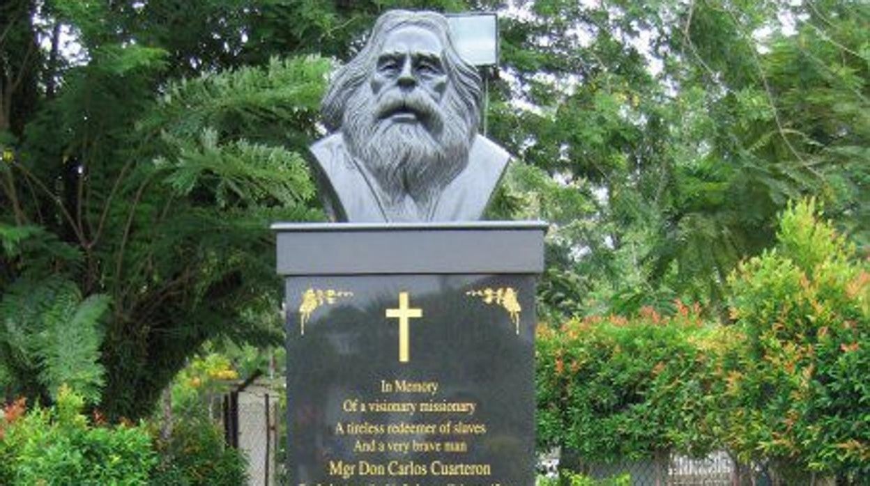 Estatua a Cuarteroni en Labuán (isla del sudeste asiático junto a Borneo).