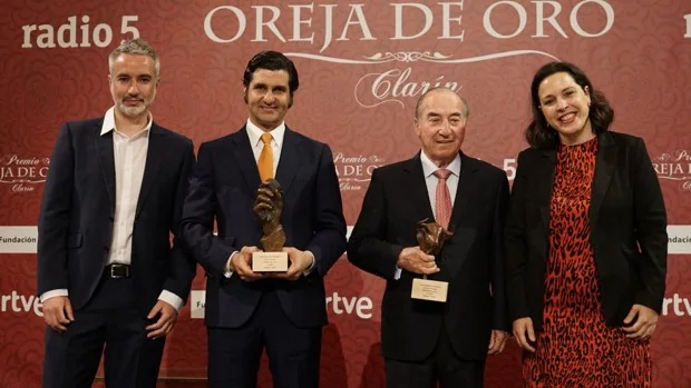 Triple entrega de premios en Sevilla para Morante de la Puebla, Pablo Aguado y los toros de La Quinta