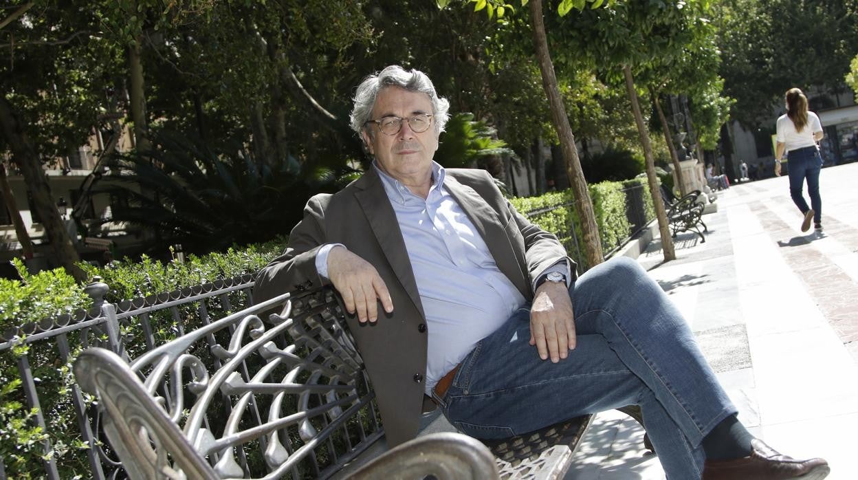 Andrés Trapiello, premiado con el Mariano de Cavia 2021