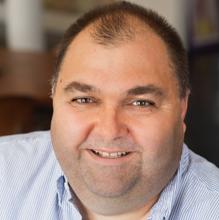 El escritor James Ponti