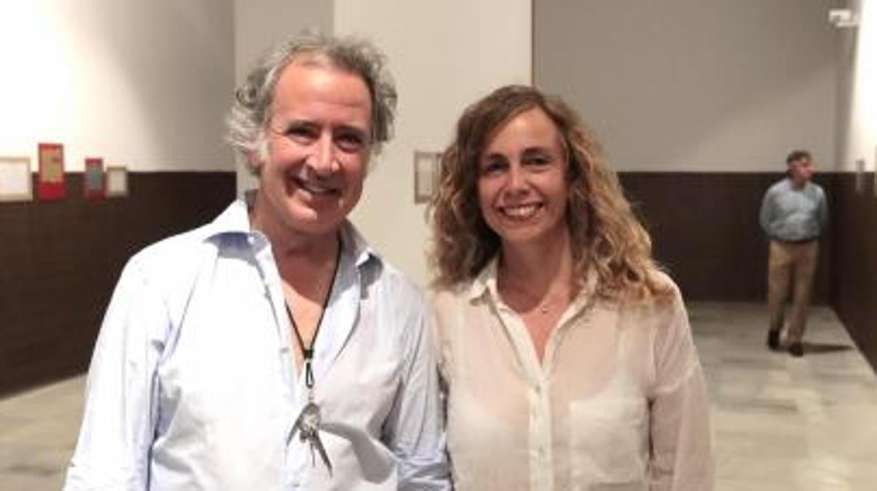 Guillermo Paneque junto a la directora del área municipal de Cultura, Isabel Ojeda Raúl Doblado