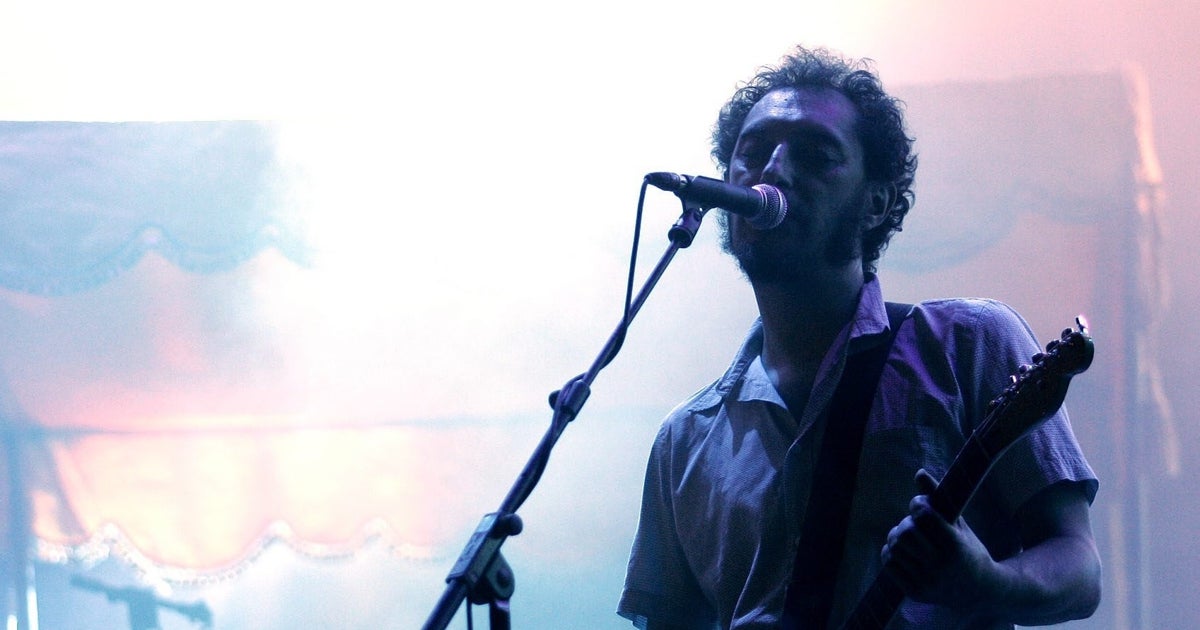 Jota de Los Planetas durante una actuación en 2007