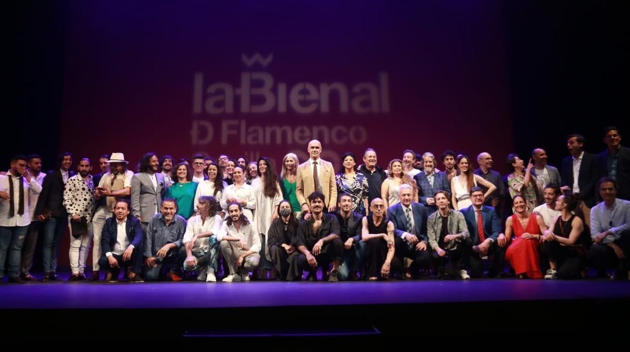 Presentación de la Bienal de Flamenco con responsables de instituciones y artista