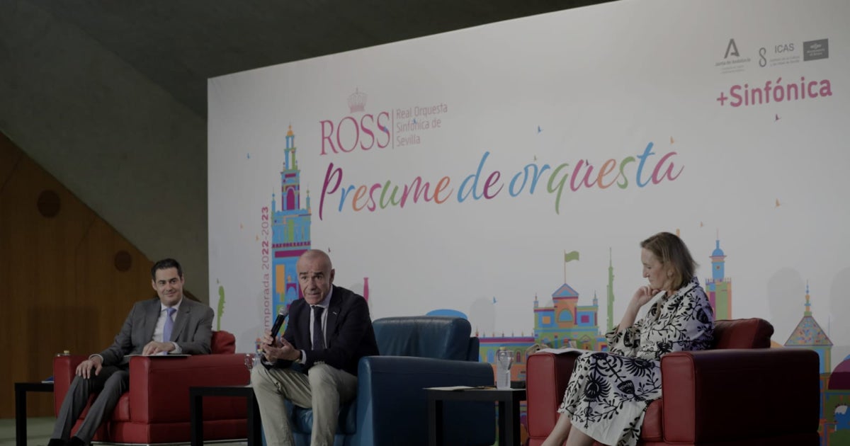 Pedro Vázquez, Antonio Muñoz y María del Mar Sánchez Estrella, durante la presentación de la nueva temporada de la Sinfónica