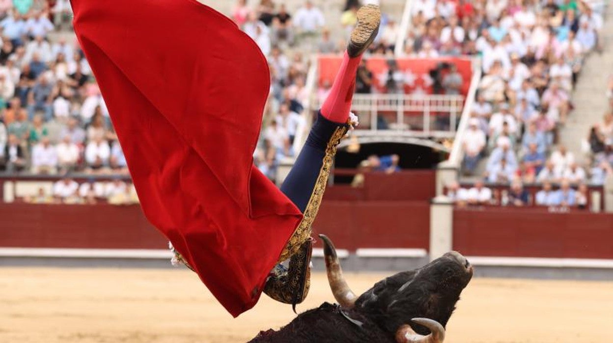 Rafael González sufre una cornada en Las Ventas