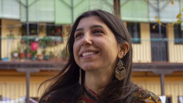 Julia Viejo crea un paraíso propio con 'En la celda había una luciérnaga'