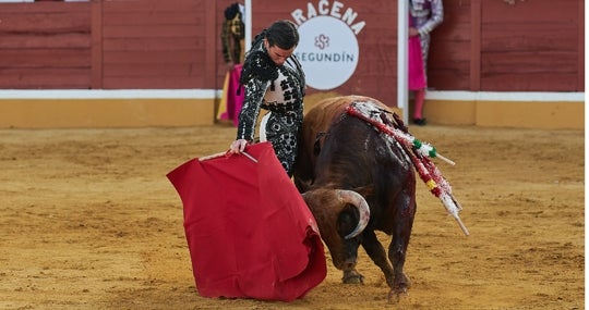 Juan Ortega, ante el segundo de la tarde