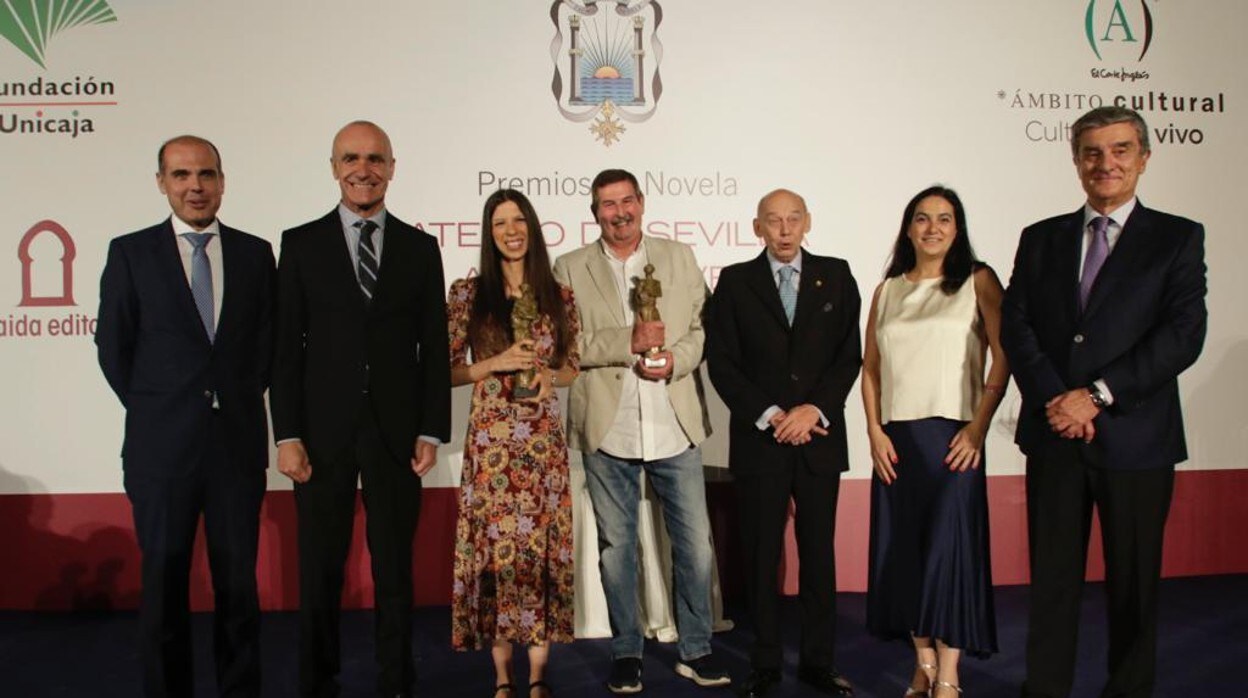 Félix Machuca y Patricia Jiménez, con el Premio Ateneo