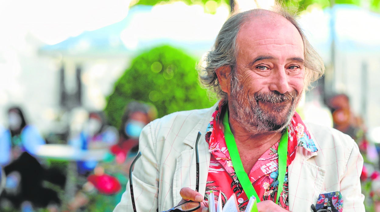 Rafael Reig (Cangas de Onís, 1963) es novelista y crítico literario