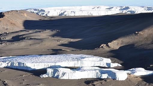 Cráter del Kilimanjaro con sus últimos hielos