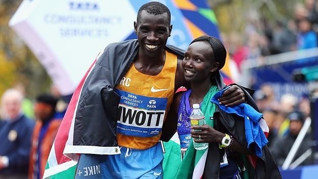 Stanley Biwott y Mary Keitany, vencedores del maratón de Nueva York