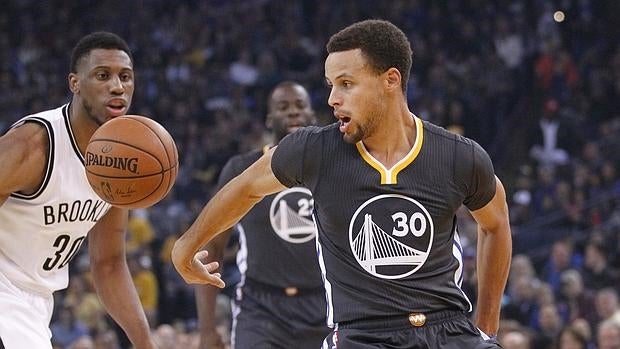 Stephen Curry, ante los Nets