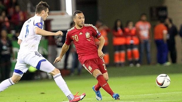 Santi Cazorla, durante un amistoso con la selección