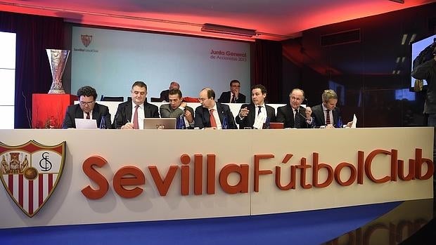 Imagen de la Junta de Accionistas del Sevilla