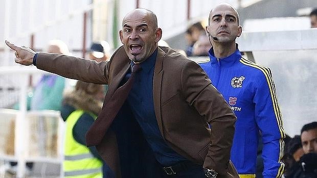 Paco Jémez dirige un partido del Rayo