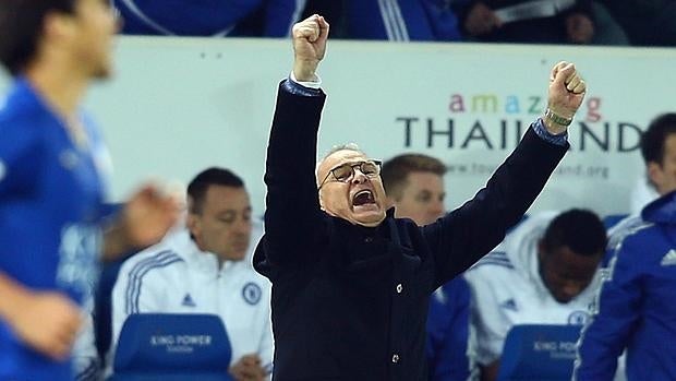 Ranieri celebra la victoria del Leicester sobre el Chelsea