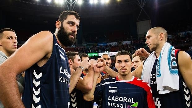 Bourousis consuma su venganza