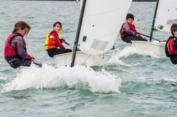 Manuel Álvarez y Alba Sierra, líderes en la Regata Ciudad de El Puerto