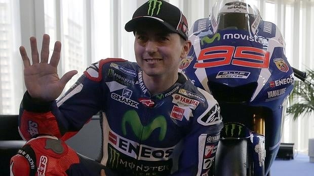 Lorenzo: «Tengo la mano abierta con todos los pilotos, y más con mi compañero»