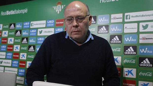 Último intento para evitar que Ollero deje hoy la presidencia del Betis