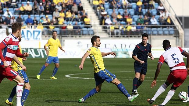 Sigue en directo el partido Cádiz-Granada B