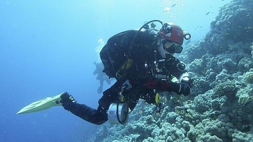 Buceando en el Blue Hole de Dahab