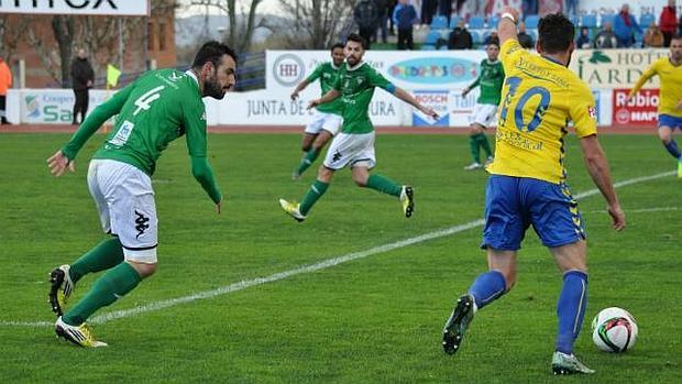 Villanovense-Cádiz CF (2-2): El viento vuelve a frenar al Cádiz