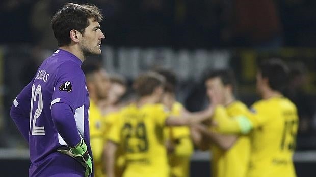 Casillas se lamenta de uno de los goles recibidos