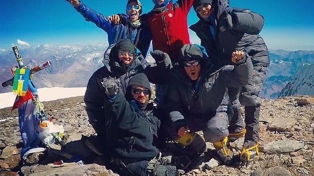 Montañero norteamericano conquista el Aconcagua sin brazos y sin pies