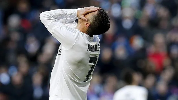 Cristiano Ronaldo se lamenta en el Bernabéu