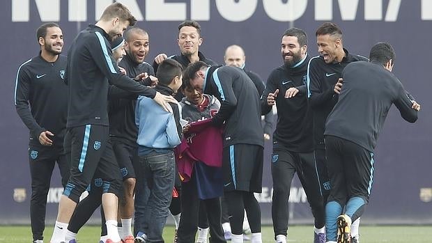 Los chavales, en el entrenamiento del Barcelona