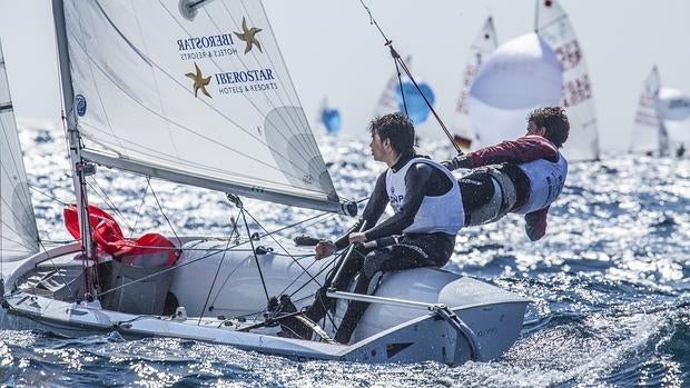 Lladó y González en un momento de la regata