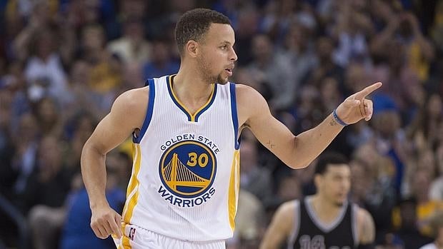 Curry es la estrella de los Warriors