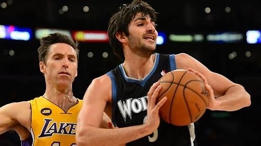 Steve Nash, un fiasco para los Lakers, junto a Ricky Rubio