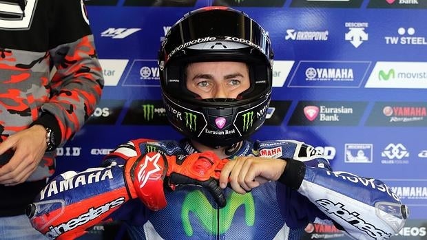 Jorge Lorenzo, en el box de Yamaha