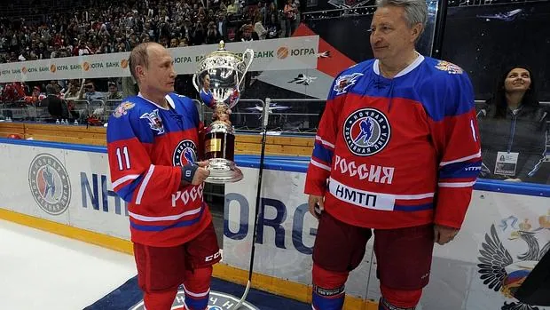 Putin, estrella del hockey