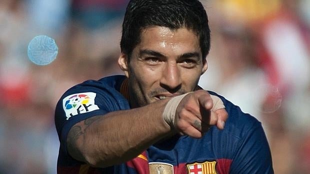 Suárez celebra uno de los goles que marcó en Granada