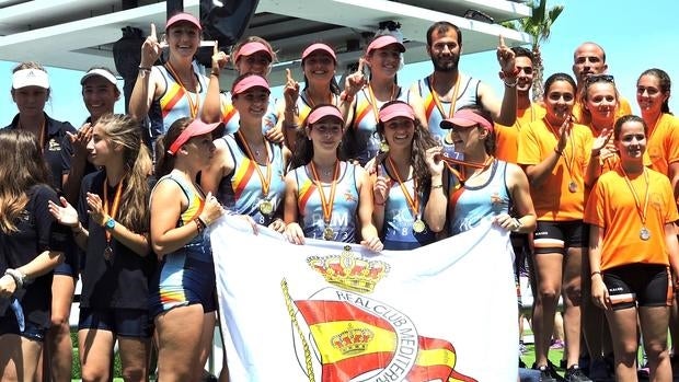 Las juveniles del Real Club Mediterráneo, campeonas de España de banco fijo