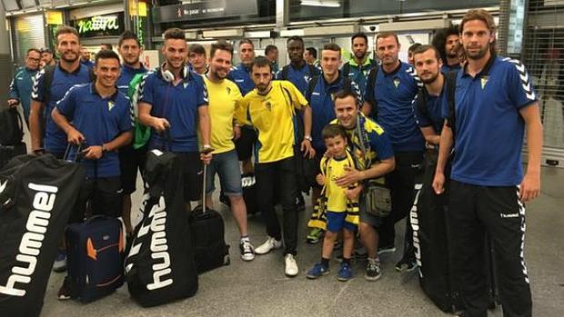 Atocha también se tiñó de amarillo para recibir al Cádiz CF