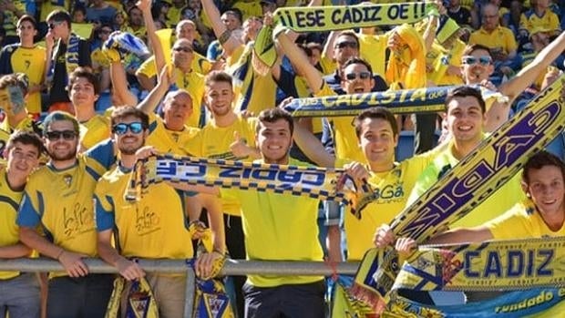 Aficionados del Cádiz en el Ramón de Carranza