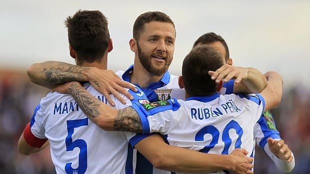 Los jugadores del Leganés celebran un gol ante el Llagostera