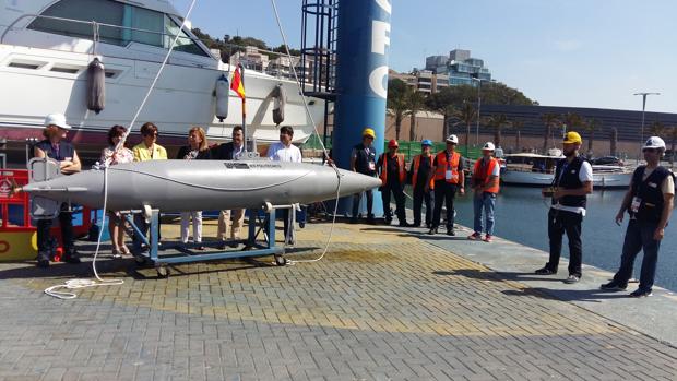 Se botó la réplica del submarino de Isaac Peral