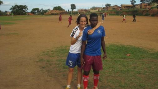 Patricia Campos, la heroína de las Fuerzas Armadas españolas que triunfa en el fútbol