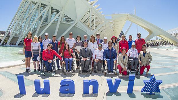 Los paralímpicos ya lucen sus equipaciones para Río