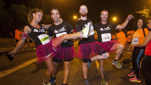 Corredores en la Carrera Nocturna