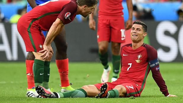 Las lágrimas de Ronaldo tras lesionarse en la final