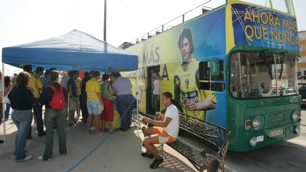 El Cádiz recupera la 'Caravana Cadista' por la provincia