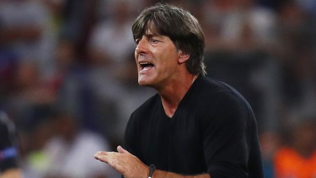 Löw seguirá como seleccionador alemán hasta 2018