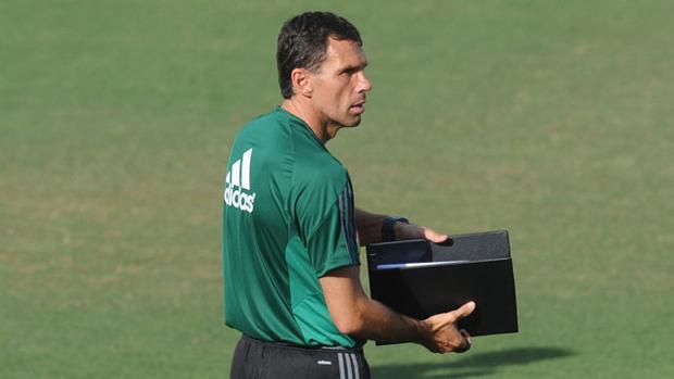 Las prioridades de Poyet para perfilar la plantilla del Betis