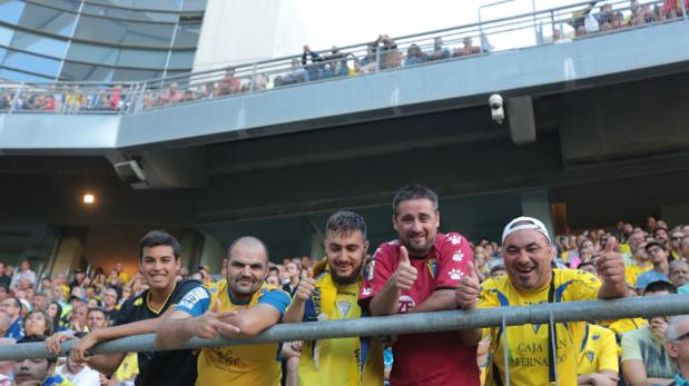 El Cádiz, con el abono más barato de Segunda